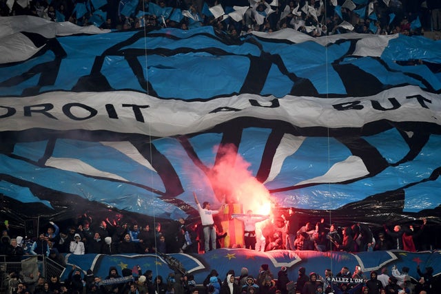 52570baa-011616-marseille-fans